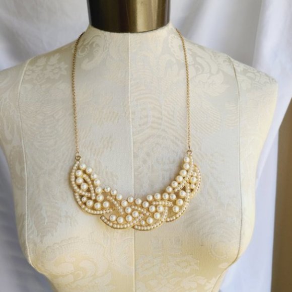 Pearl Bib Necklace, Bridal Necklace - Picture 2 of 9